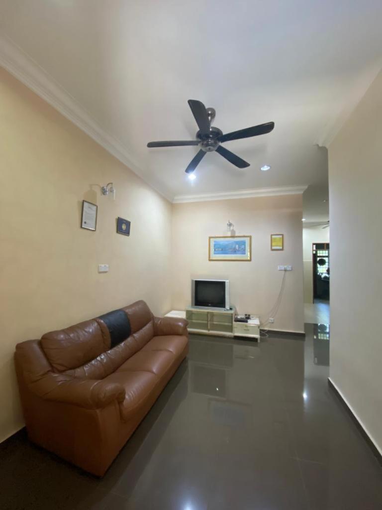 Homestay Tok Ma 1 Alur Tuman Marang Εξωτερικό φωτογραφία